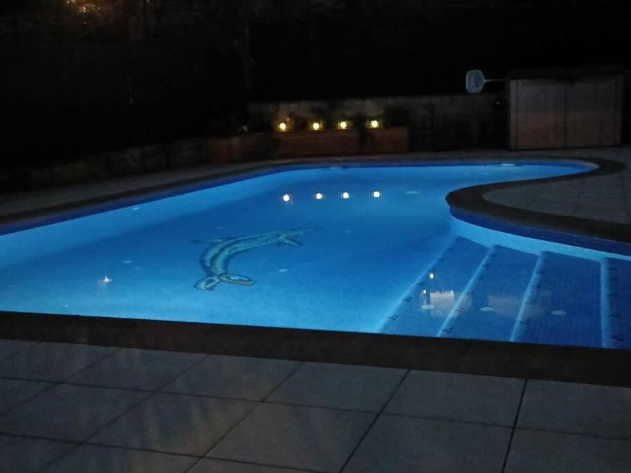 Casa Con Jardin Y Piscina Privada. Villa Santa Eulalia de Ronsana Exterior photo